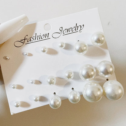 Women’s Pearl & Stud Earrings Set